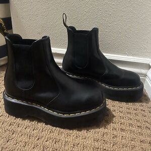 Doc Martens Quad Platform Chelsea Boots - size 6